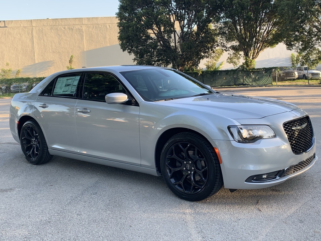 New 2019 CHRYSLER 300 S Sedan in Miami #D9H711075 | Kendall Dodge ...